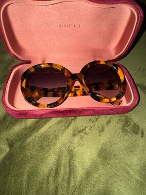 Gucci Tortoiseshell Round Women's Sunglasses - Brown Gradient Lenses